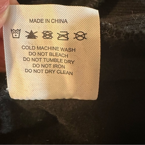 Buff Bunny crop Sweatshirt Size M (j10 - Picture 3 of 10